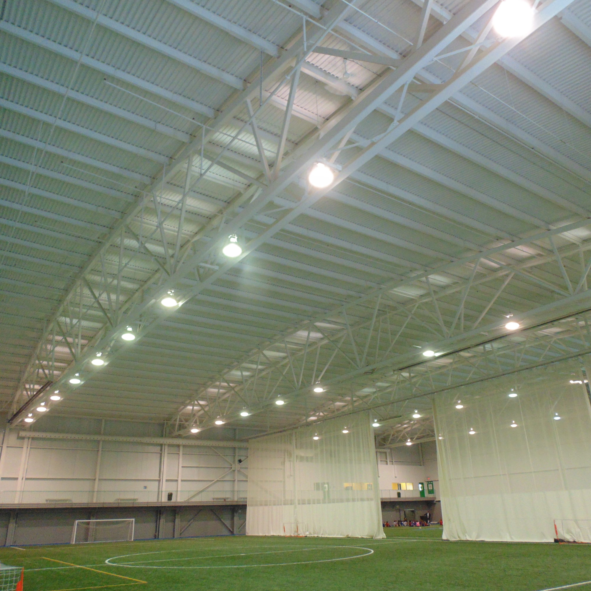 COMPLEXE SPORTIF ARTOPEX » Lainco | Spécialistes des charpentes d'acier ...